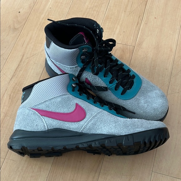 Nike Shoes - Nike Hoodland Particle Grey/Bright Magenta  size 11